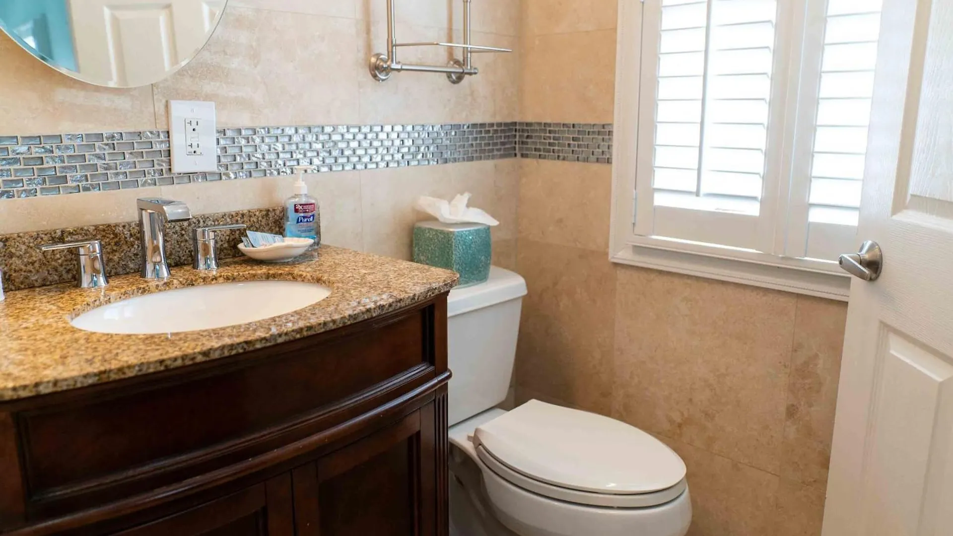 Southernmost Point Guest House & Garden Bar Key West Bed & Breakfast
