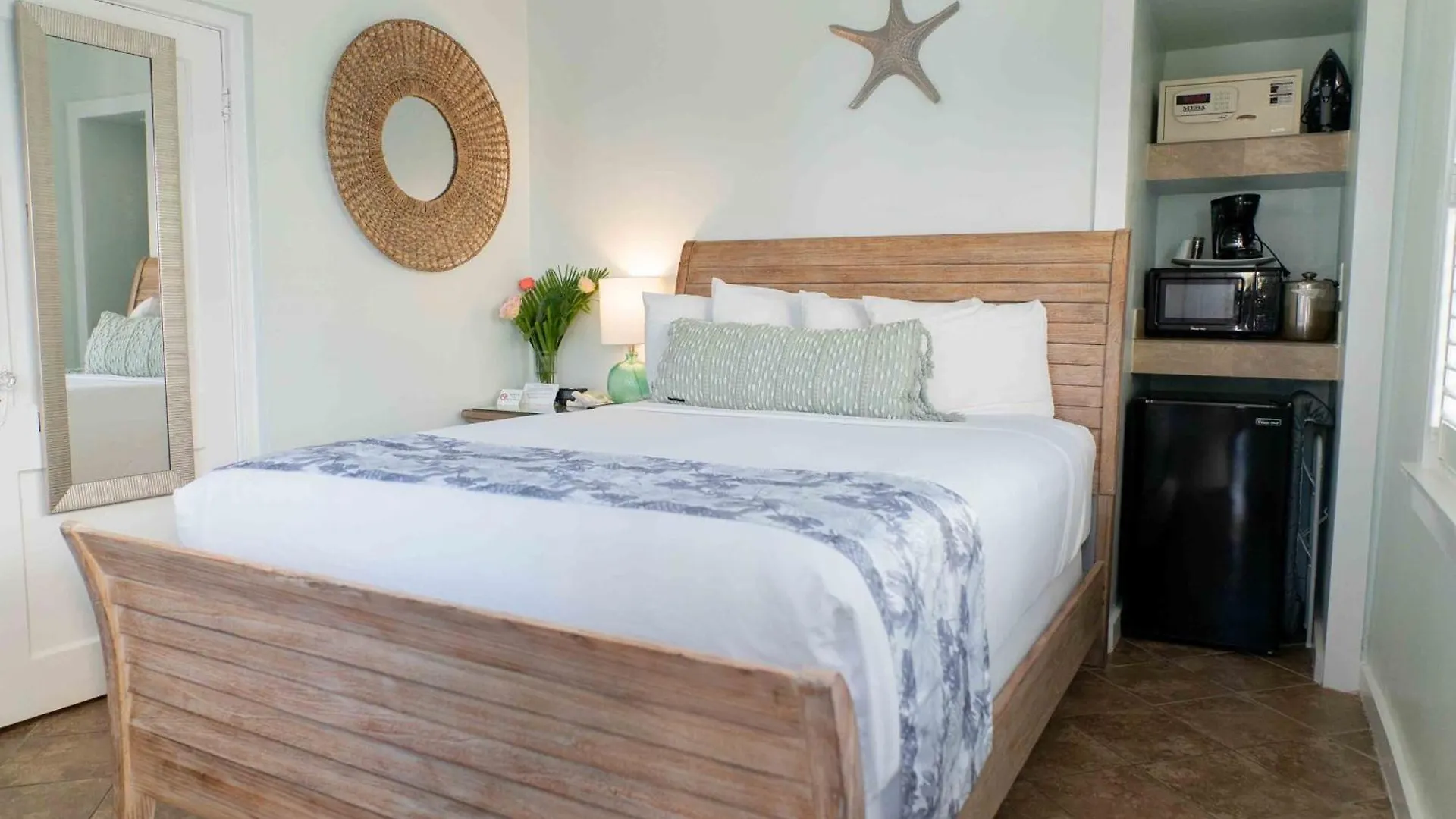 Southernmost Point Guest House & Garden Bar Key West 3*,